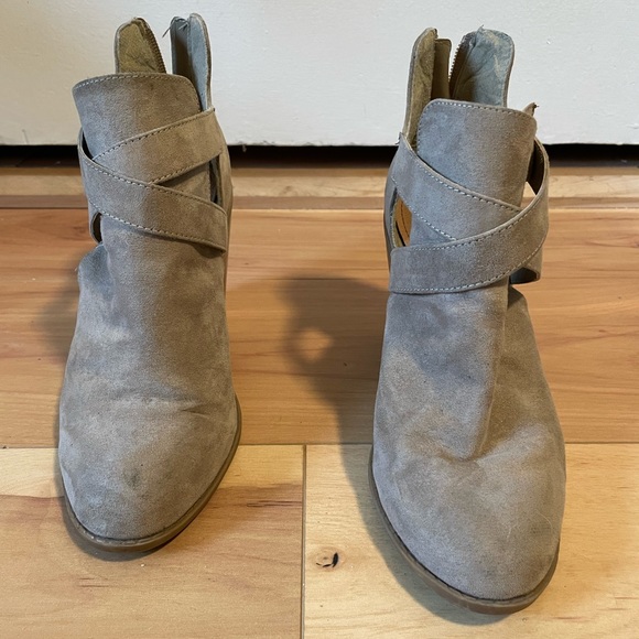 Rampage neutral color fall booties - Picture 2 of 6